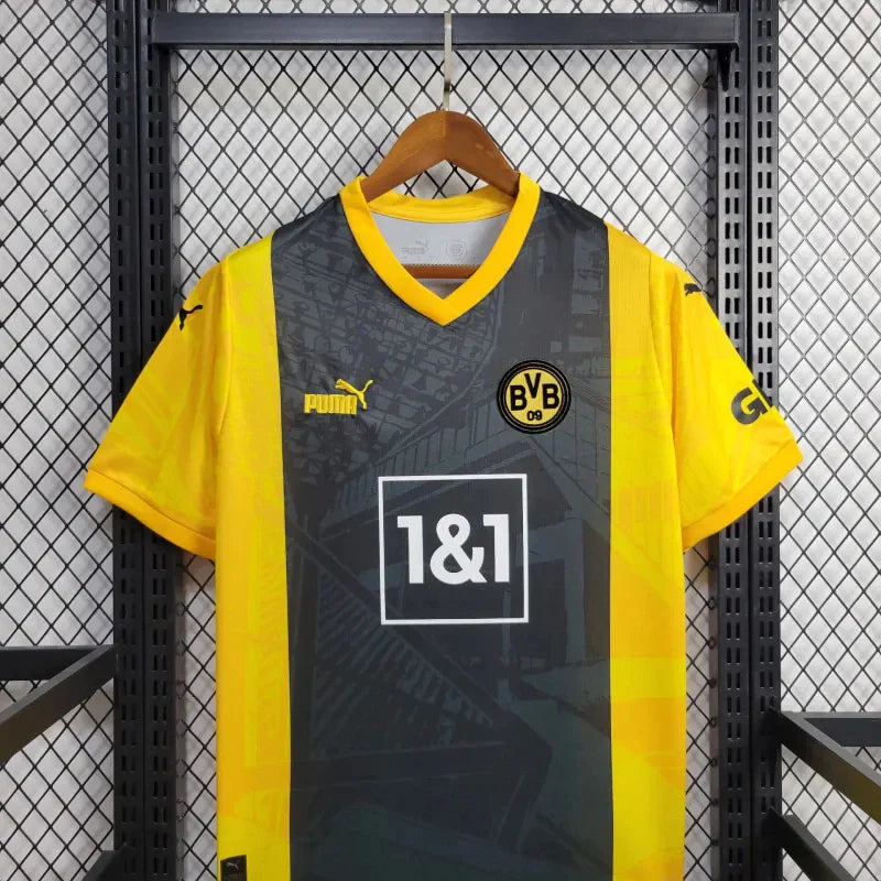 Borussia Dortmund "Royal Crest" Special Jersey