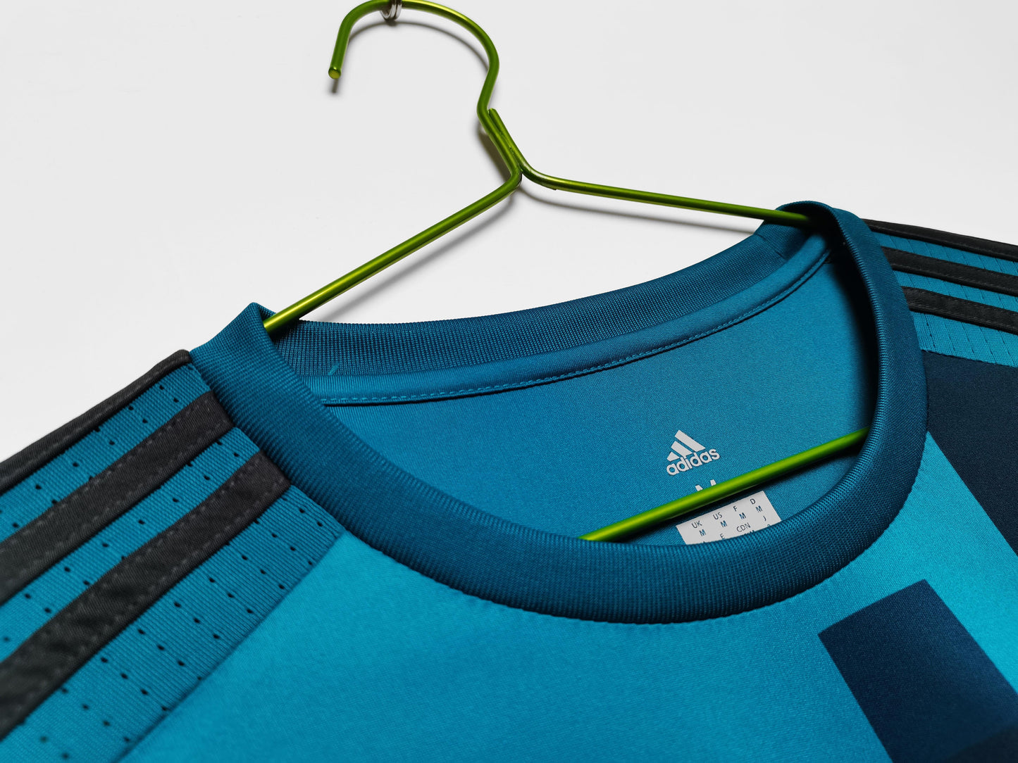 Real Madrid 2017-2018 Retro Long Sleeve Away Kit
