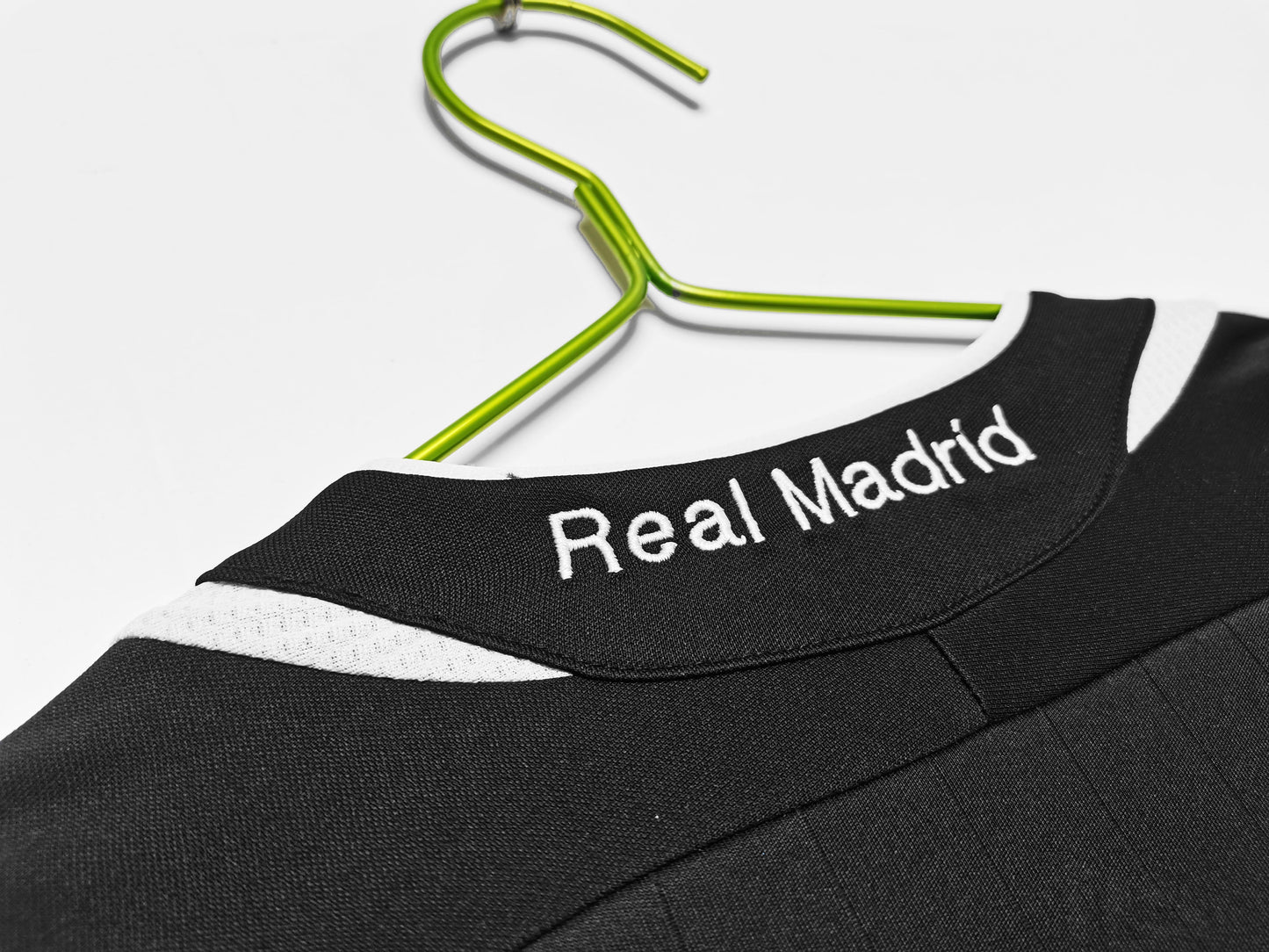 Real Madrid 2006-2007 Retro Long Sleeve Away Kit