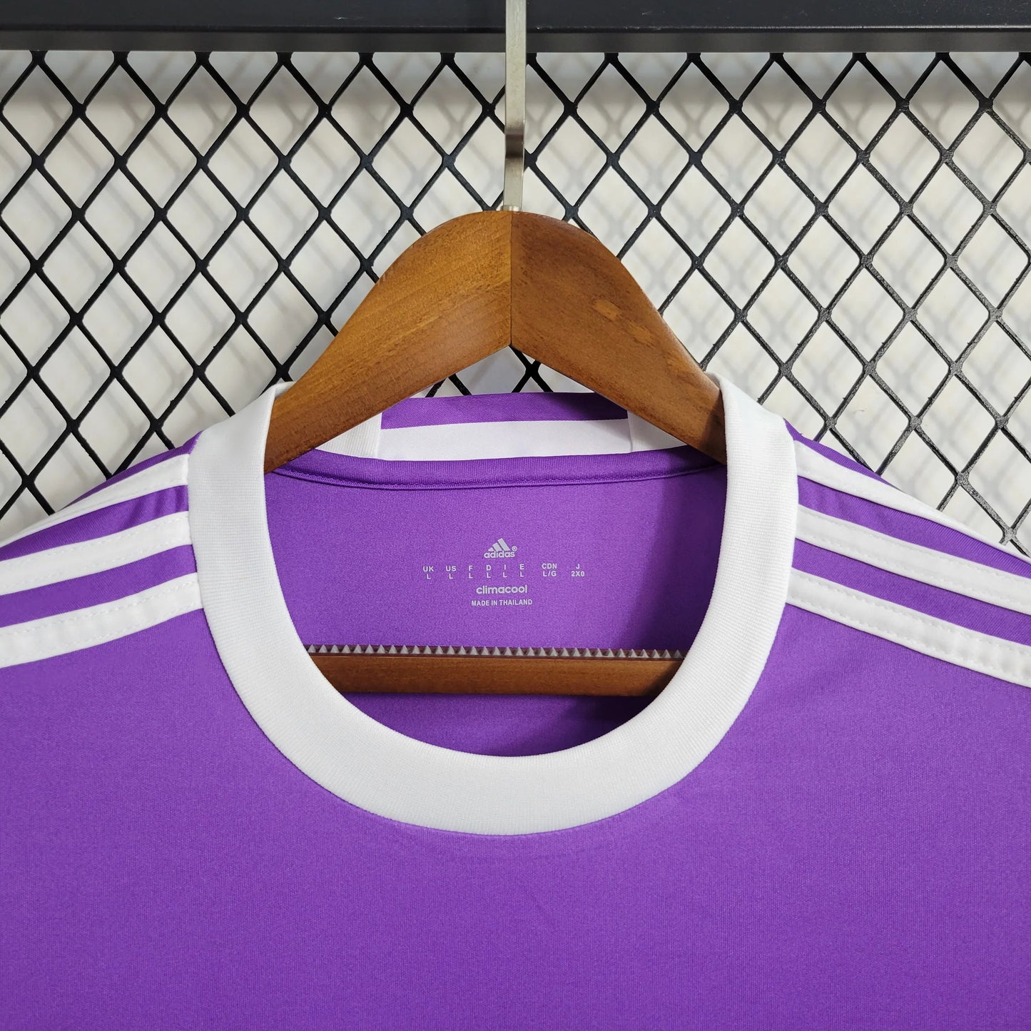Real Madrid 2016-2017 Retro Away Kit Long Sleeve