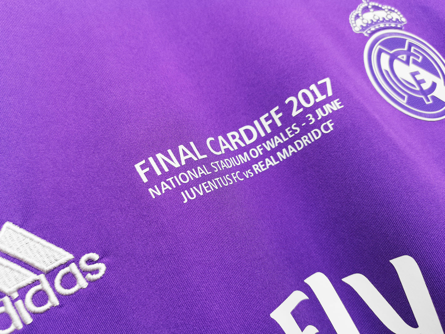 Real Madrid 2016-2017 Retro Long Sleeve Away Kit