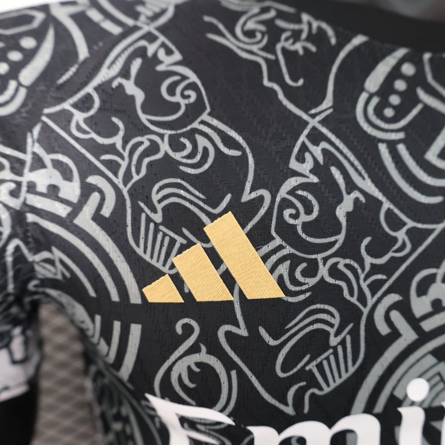 Real Madrid "Royal Majesty" Special Jersey