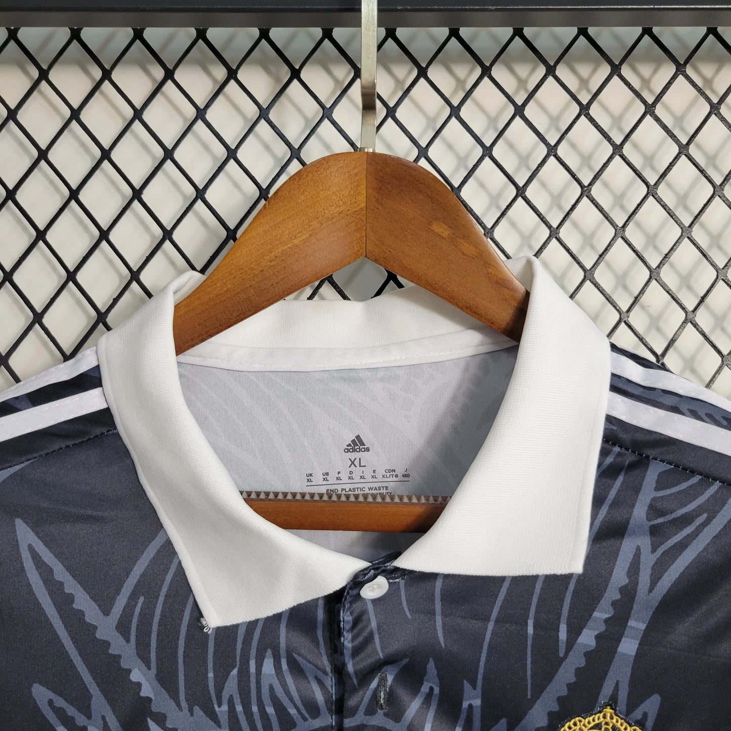 Real Madrid "Dragón Negro" Special Jersey