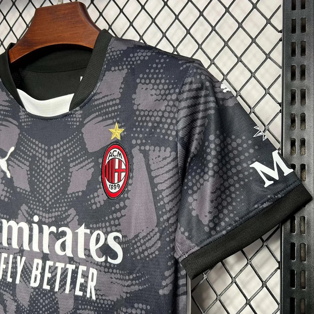 24/25 AC Milan Goalkeeper Kit Kids Size