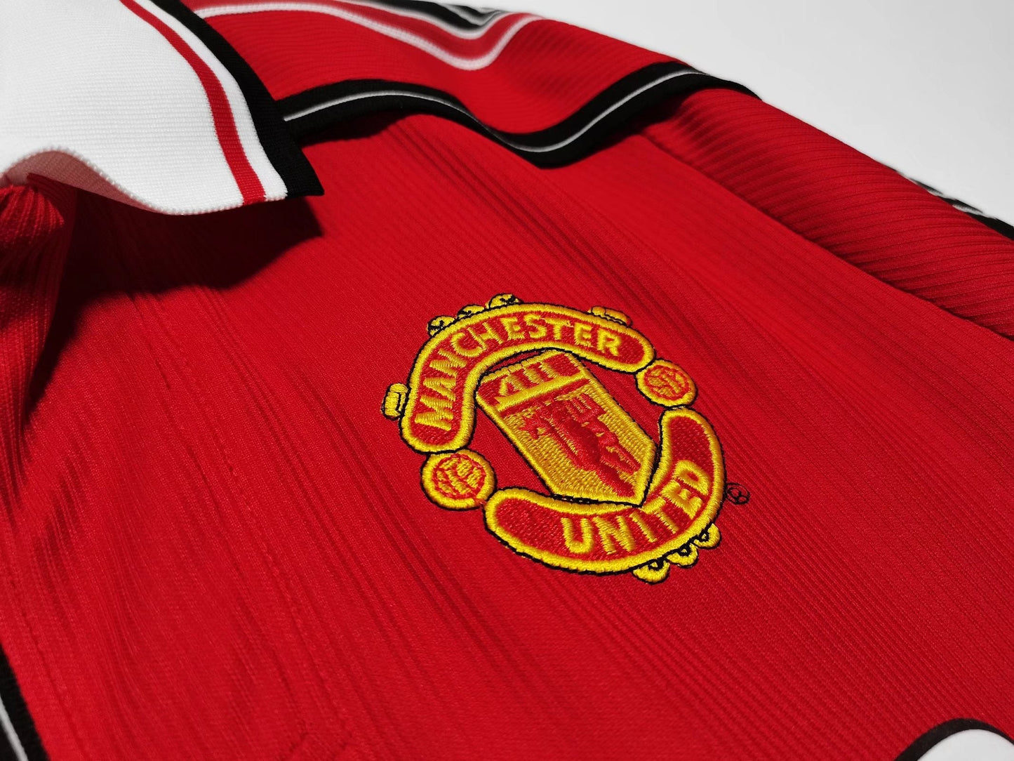 Manchester United 1997–1998 Retro Long Sleeve Home Kit