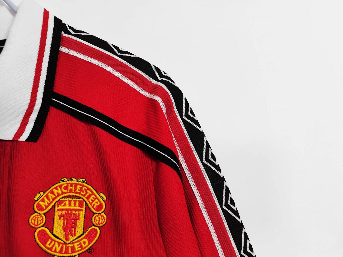 Manchester United 1997–1998 Retro Long Sleeve Home Kit