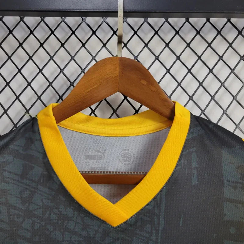 Borussia Dortmund "Royal Crest" Special Jersey