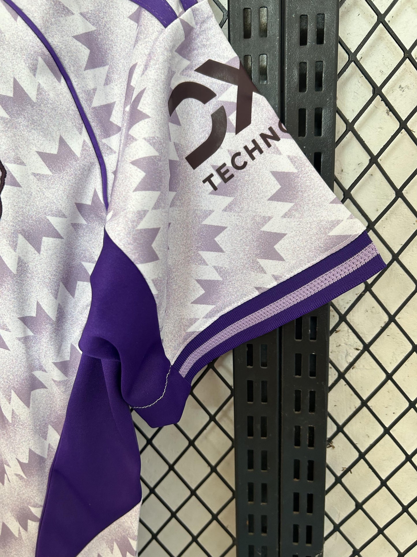 Manchester United "Purple Thunder" Special Jersey