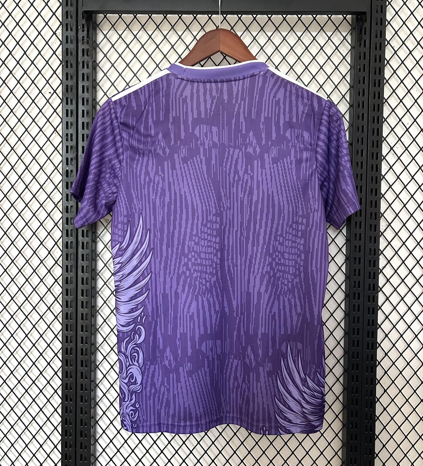 Livepool "Majestic Wyvern" Special Jersey