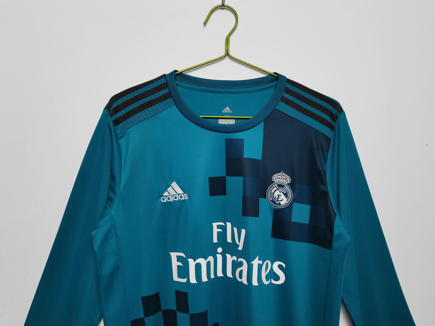 Real Madrid 2017-2018 Retro Long Sleeve Away Kit