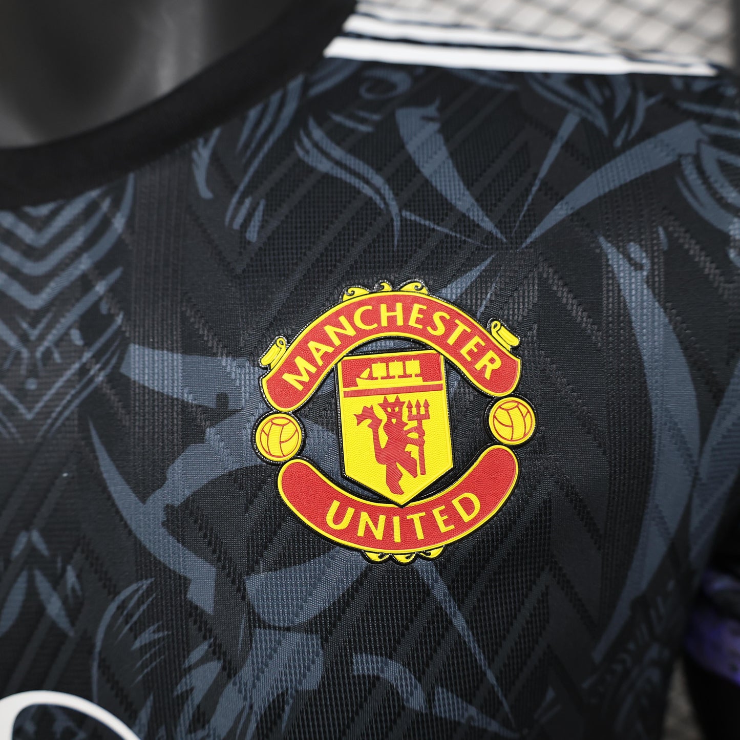 Manchester United "Midnight Roar" Special Jersey
