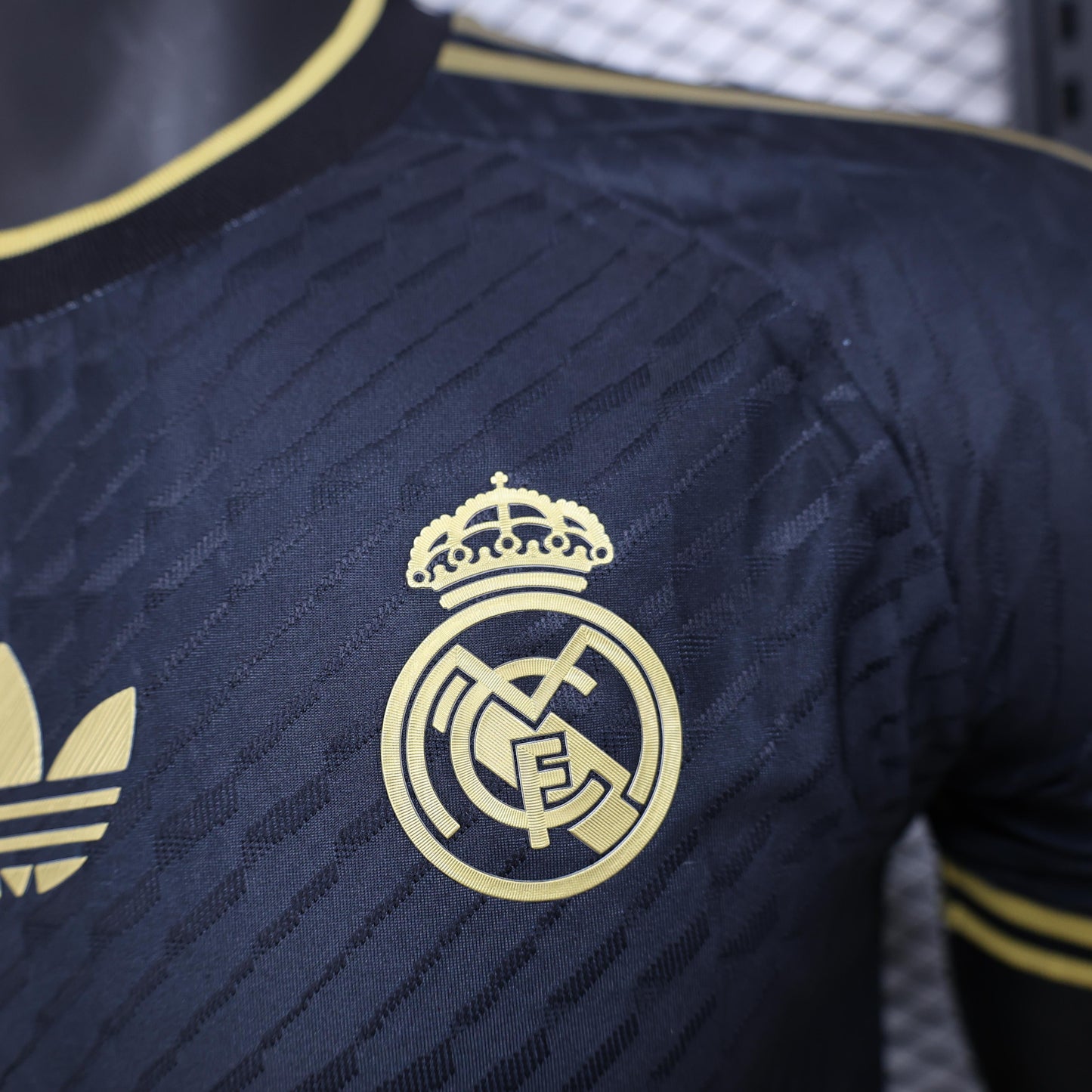 Real Marid "Oro del Dragón" Special Jersey