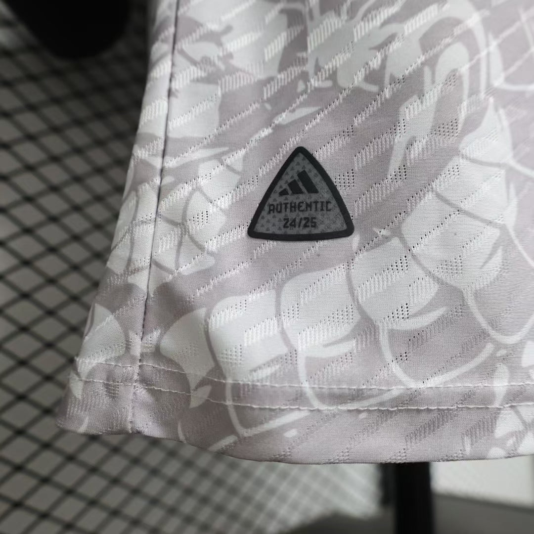 Real Madrid "Golden Serpent" Special Jersey