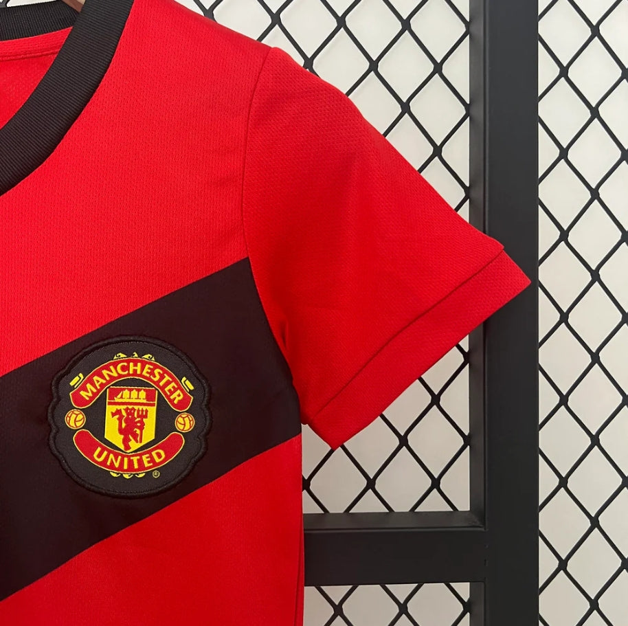 Manchester United Retro 09/10 Home Kids Size