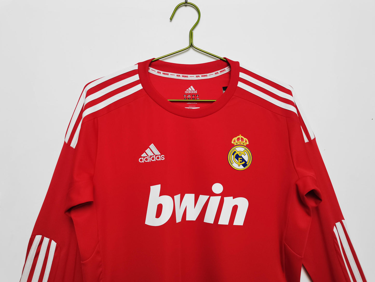 Real Madrid 2011-2012 Retro Long Sleeve Away Kit