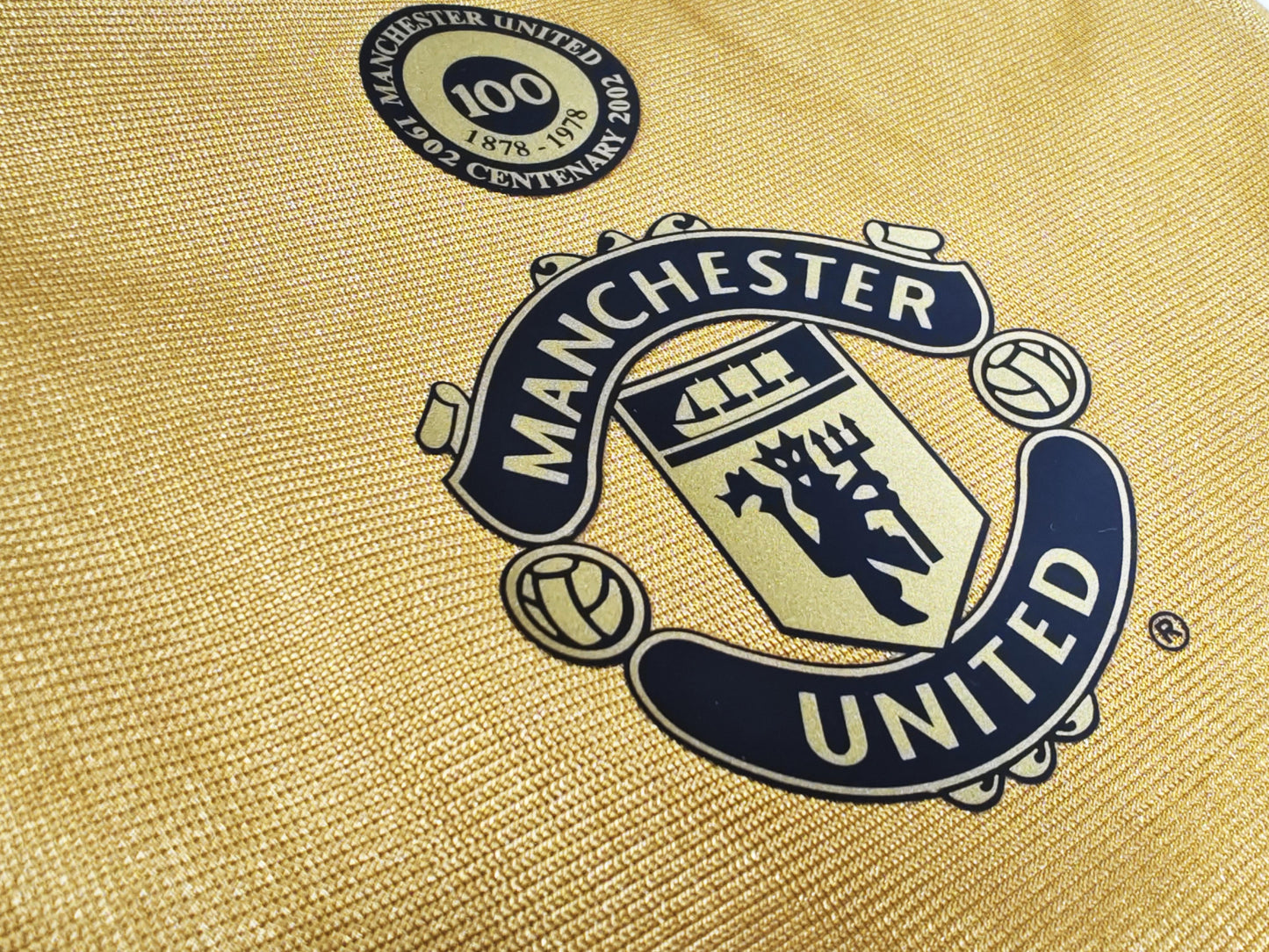 Manchester United 2001-2002 Retro Long Sleeve Goalkeeper Kit