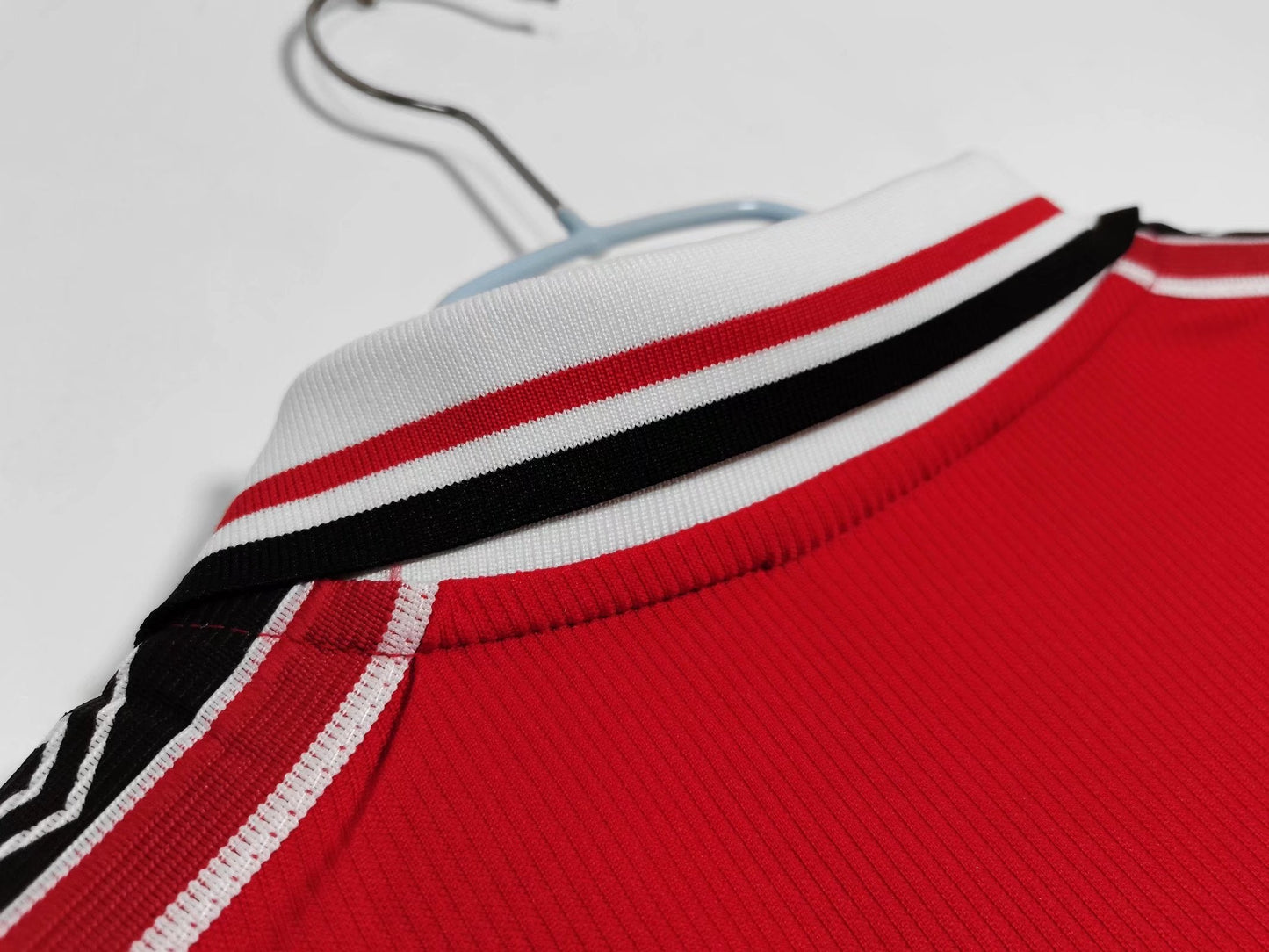 Manchester United 1997–1998 Retro Long Sleeve Home Kit