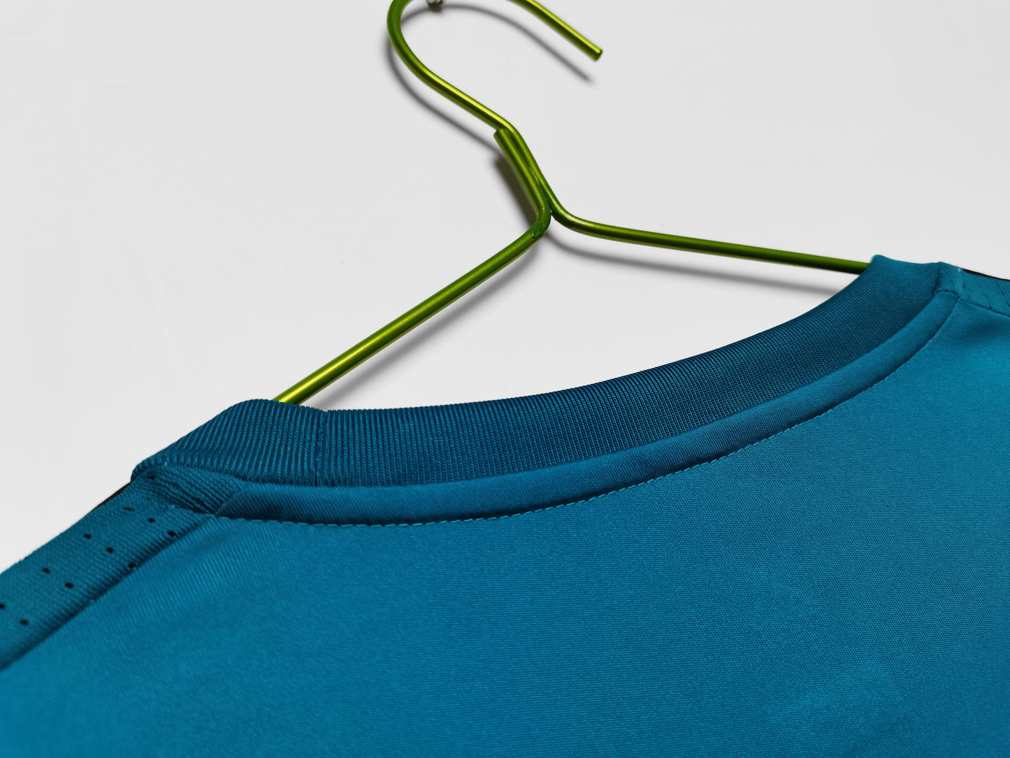 Real Madrid 2017-2018 Retro Long Sleeve Away Kit