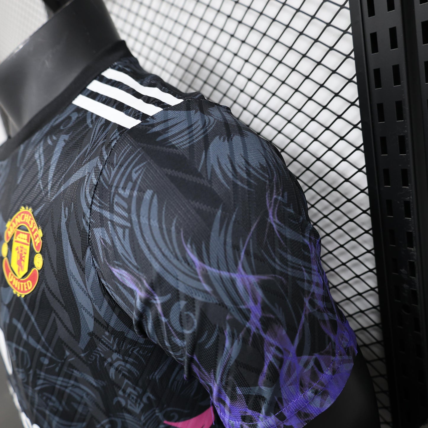 Manchester United "Midnight Roar" Special Jersey
