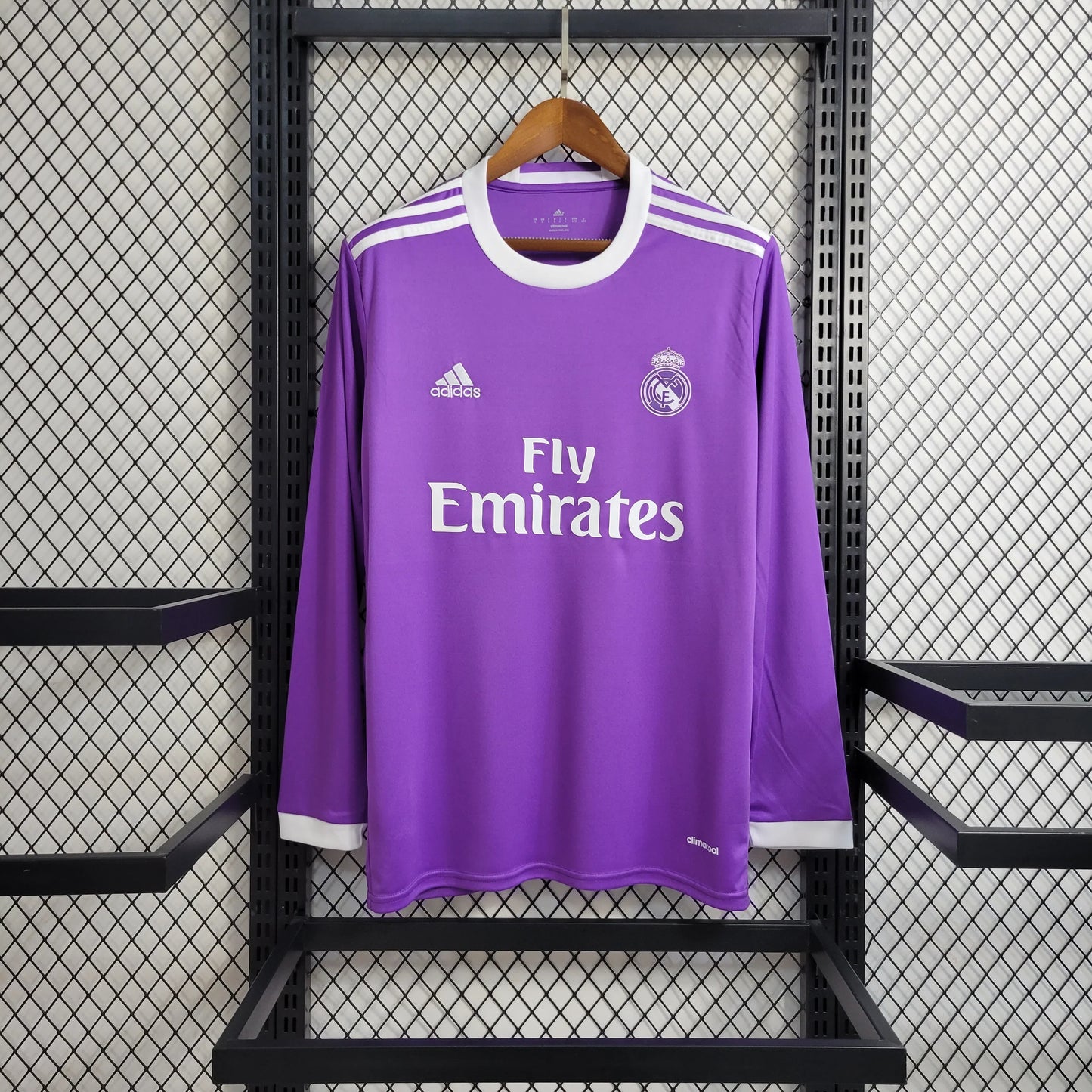 Real Madrid 2016-2017 Retro Away Kit Long Sleeve
