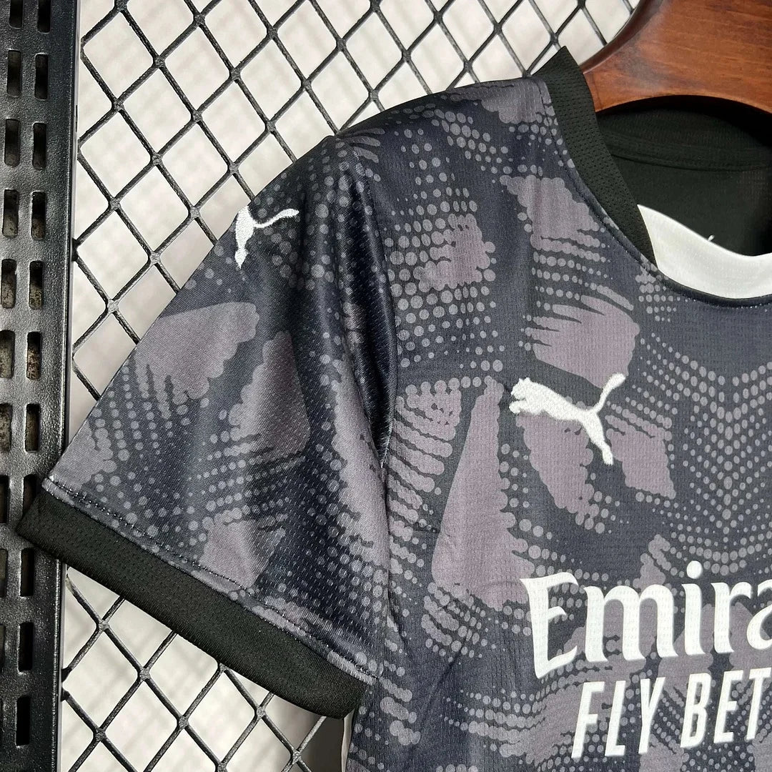 24/25 AC Milan Goalkeeper Kit Kids Size