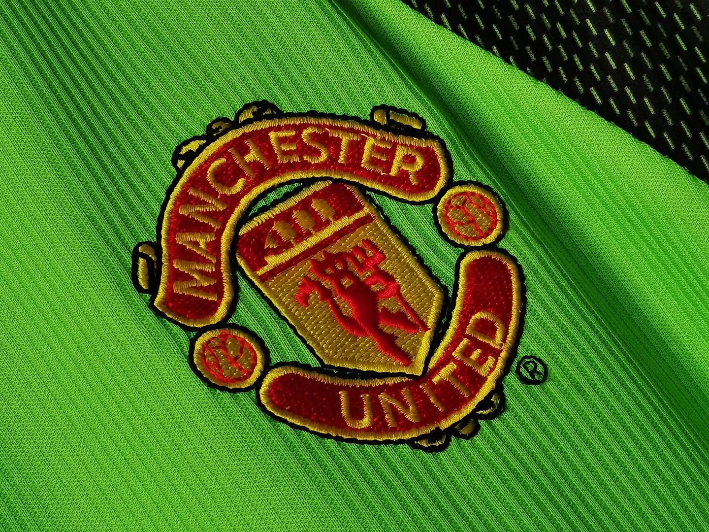 Manchester United 1998–1999 Retro Long Sleeve Goalkeeper Kit