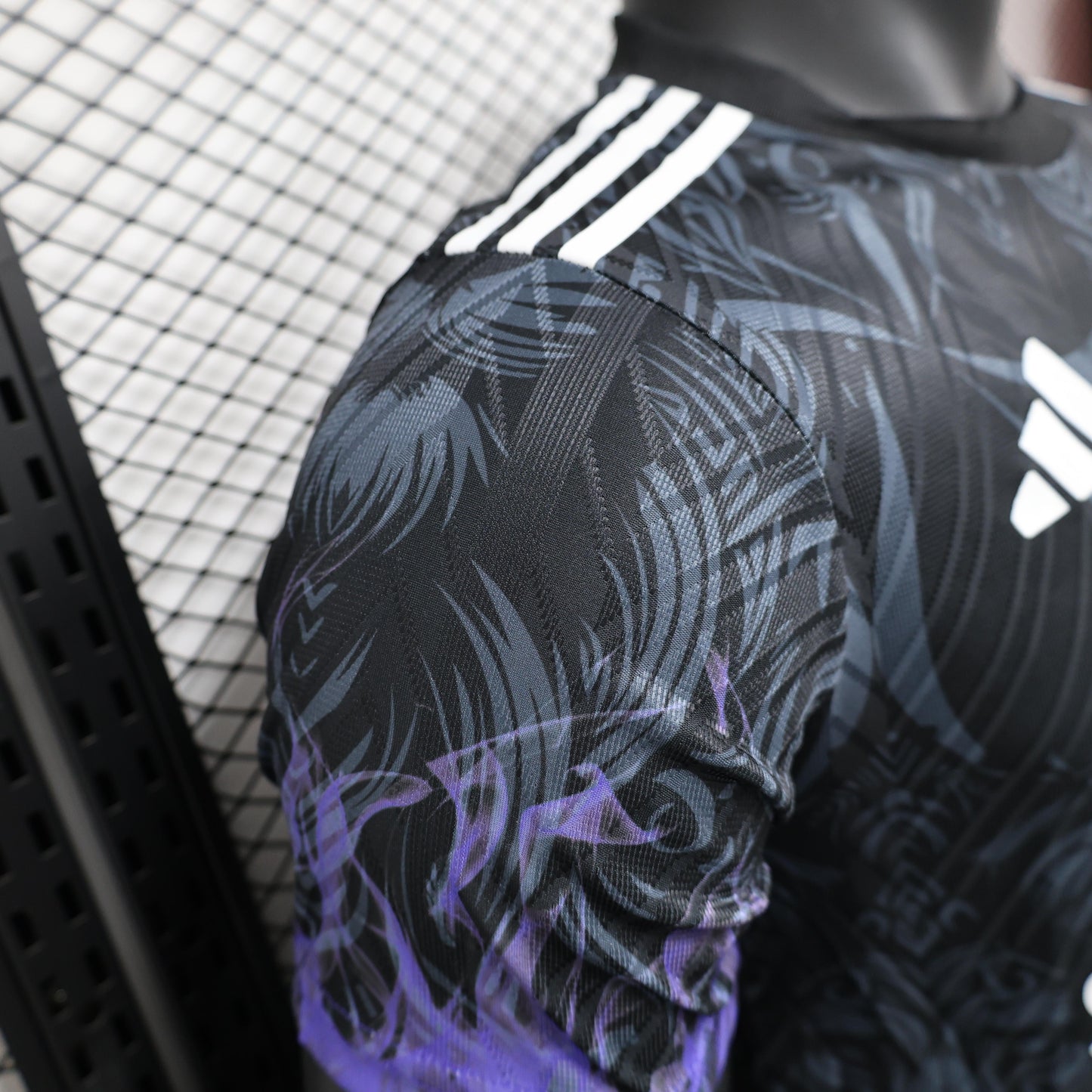 Manchester United "Midnight Roar" Special Jersey
