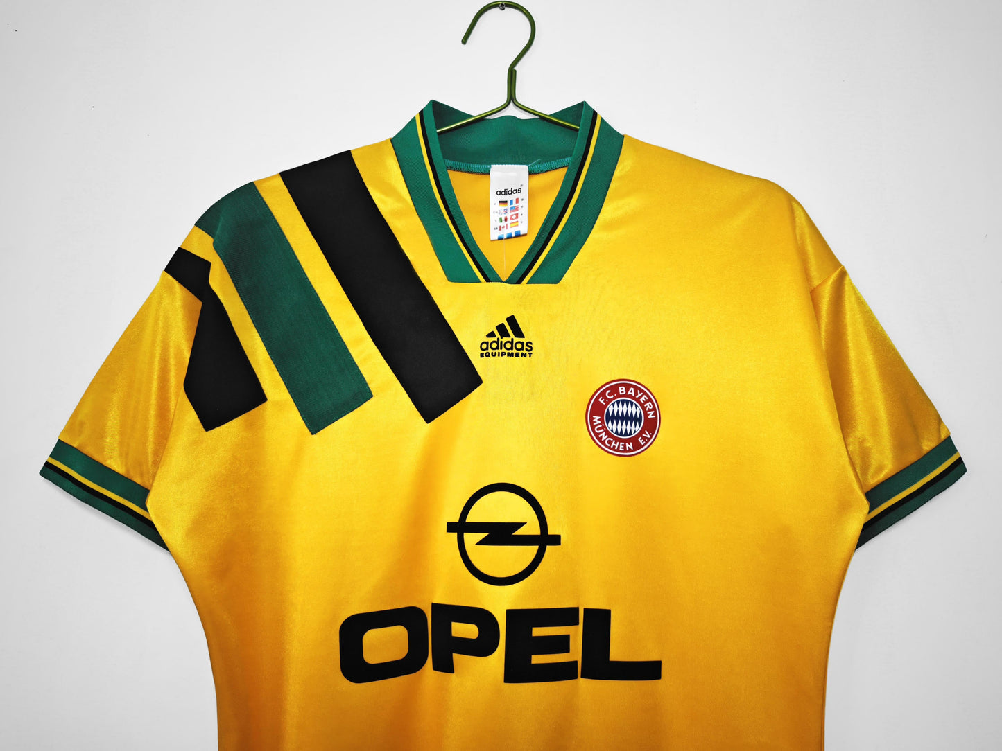 Bayern Munchen 1993-1994 Away Jersey