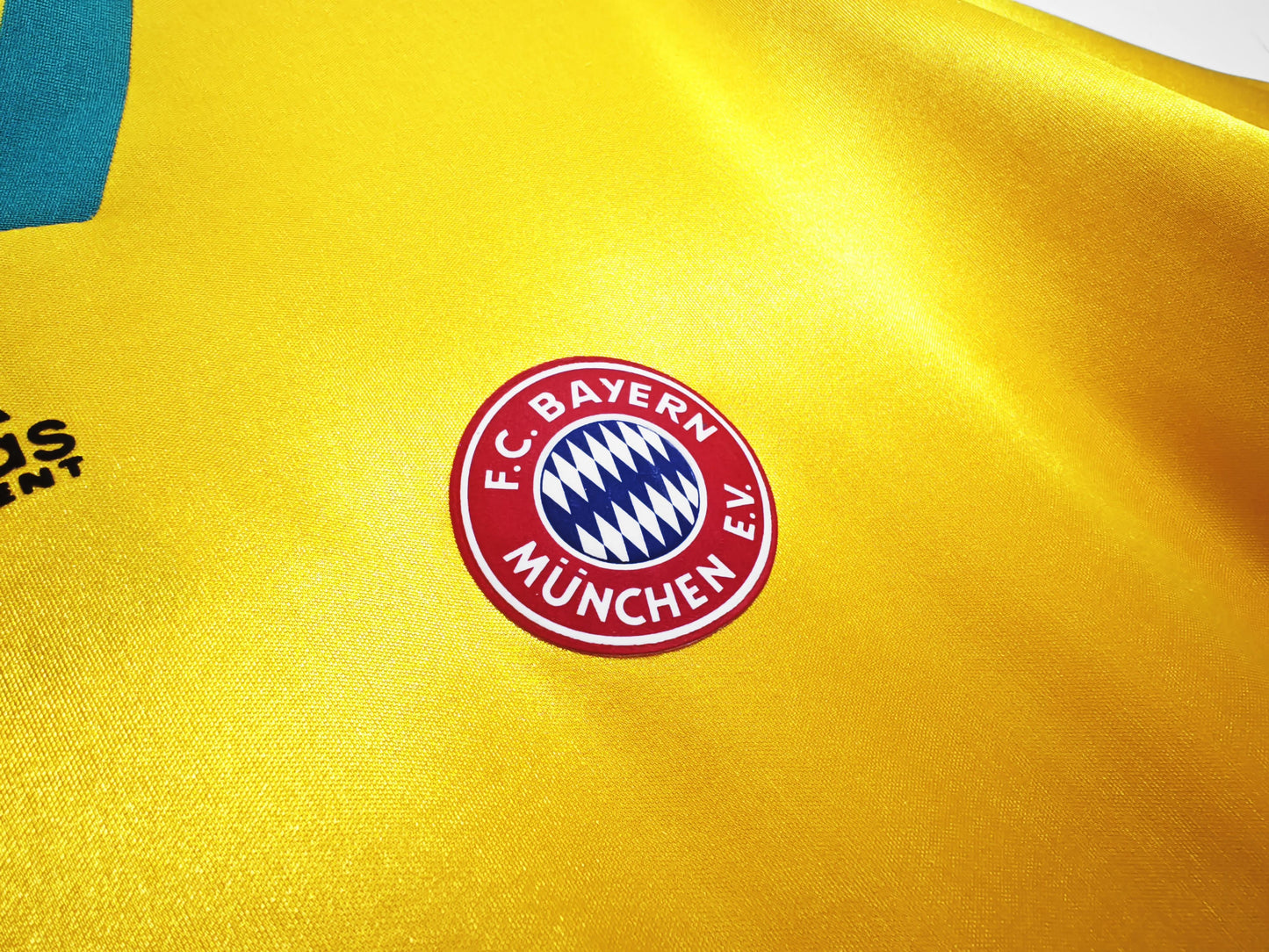 Bayern Munchen 1993-1994 Away Jersey