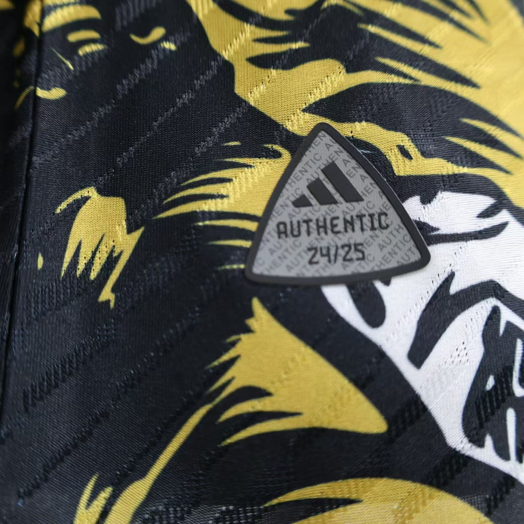 Real Madrid "Dragón Mítico" Special Jersey